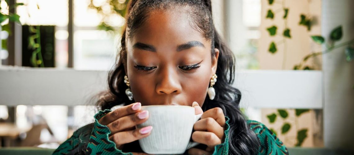 Café et sommeil : jusqu'à quand peut-on boire un café avant de s'endormir ?